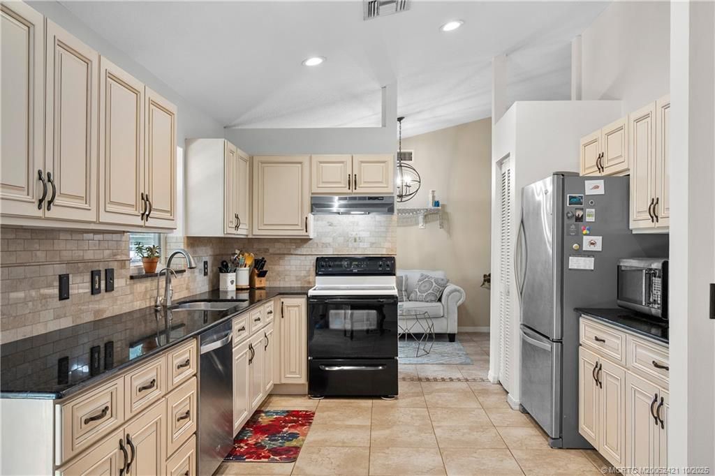 Photo of 8776 SE May Terrace, Hobe Sound, FL 33455 (MLS # M20052421)