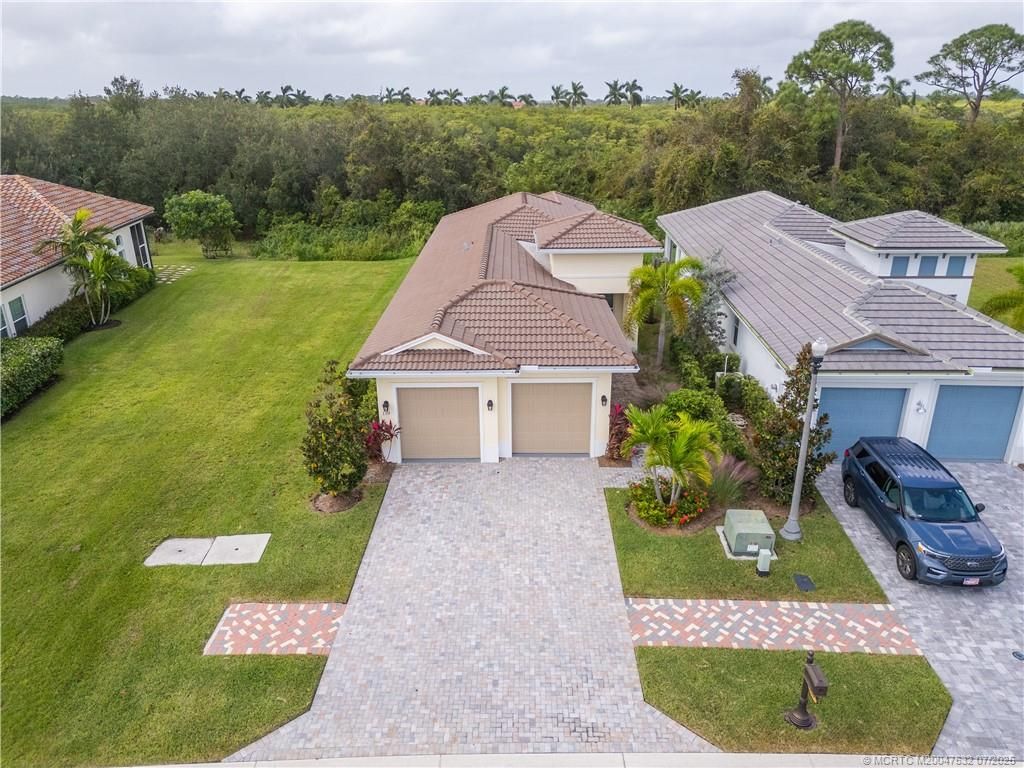 Photo of 139 SE Via Bisento, Port Saint Lucie, FL 34952 (MLS # M20047532)