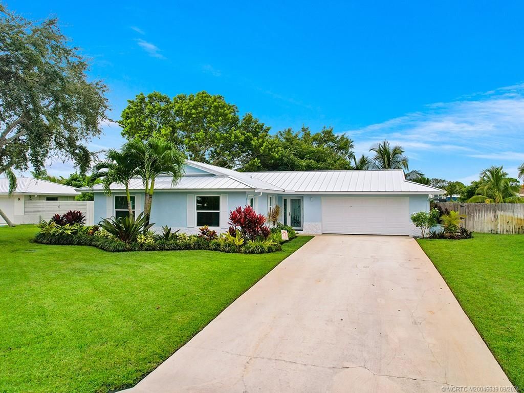 Photo of 8652 SE Sandcastle Circle, Hobe Sound, FL 33455 (MLS # M20046639)