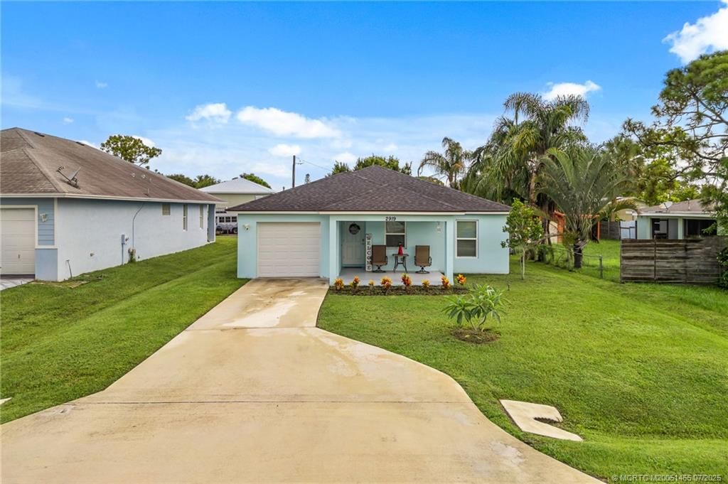 Photo of 2919 SE Cypress Street, Stuart, FL 34997 (MLS # M20051465)