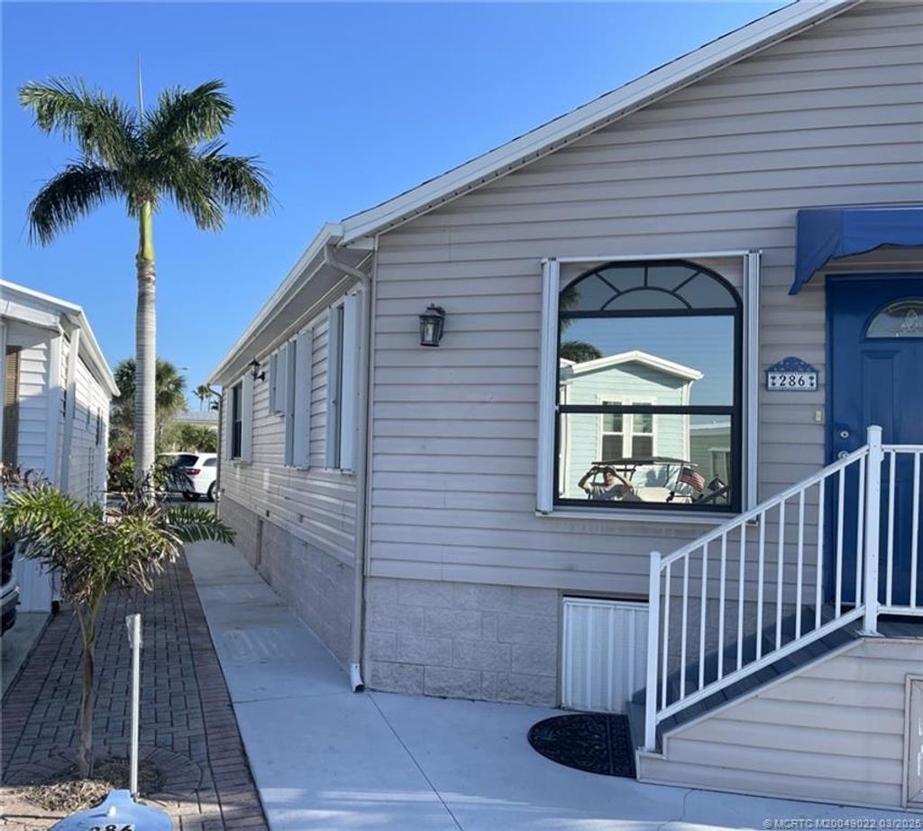 Photo of 286 Nettles Boulevard, Jensen Beach, FL 34957 (MLS # M20049022)