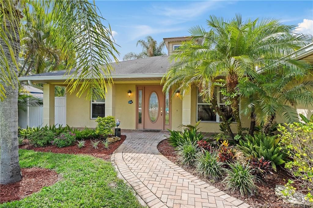 Photo of 815 SW Rustic Circle, Stuart, FL 34997 (MLS # M20052293)