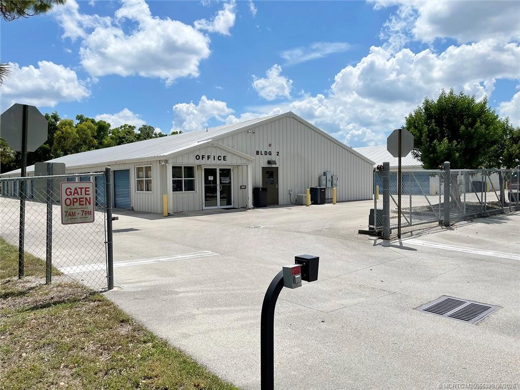 Photo of 1180 SE Monterey Road, Stuart, FL 34994 (MLS # M20055889)