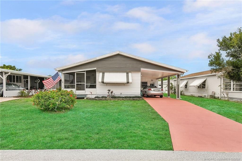 Photo of 7126 SE Redbird Circle, Hobe Sound, FL 33455 (MLS # M20049625)