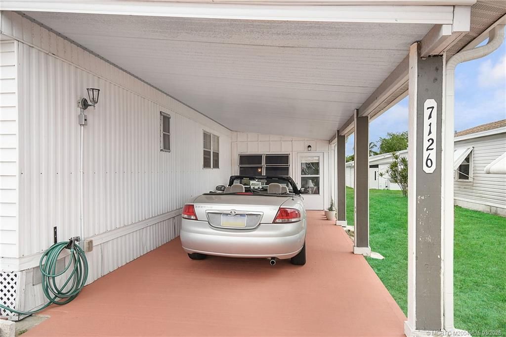 Photo of 7126 SE Redbird Circle, Hobe Sound, FL 33455 (MLS # M20049625)