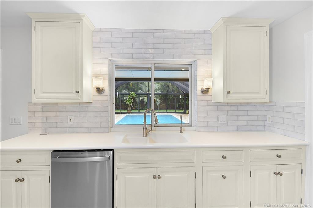 Sewalls Point, Florida 34996, United States, 3 Bedrooms Bedrooms, ,3 BathroomsBathrooms,Residential,Active,213105