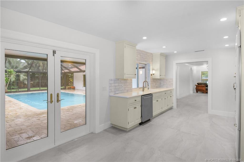 Sewalls Point, Florida 34996, United States, 3 Bedrooms Bedrooms, ,3 BathroomsBathrooms,Residential,Active,213105