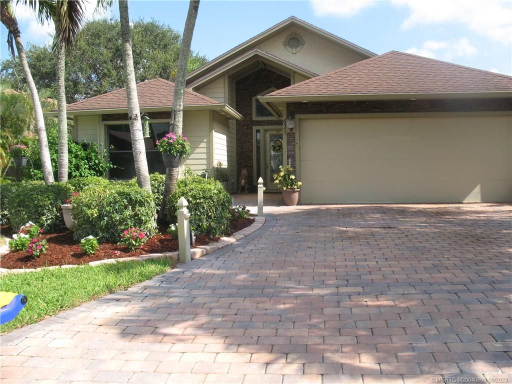 Photo of 6247 SE Ames Way, Hobe Sound, FL 33455 (MLS # M20040898)
