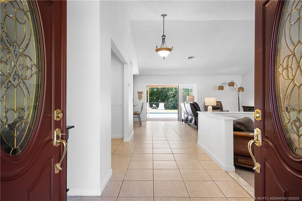 2605 NE Cypress Lane