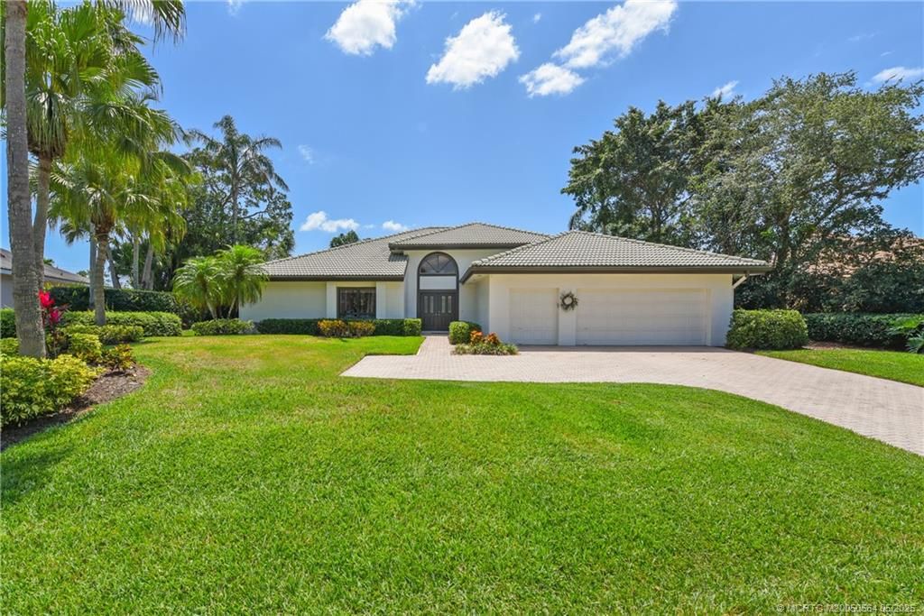 Photo of 4054 SW Gleneagle Circle, Palm City, FL 34990 (MLS # M20050564)