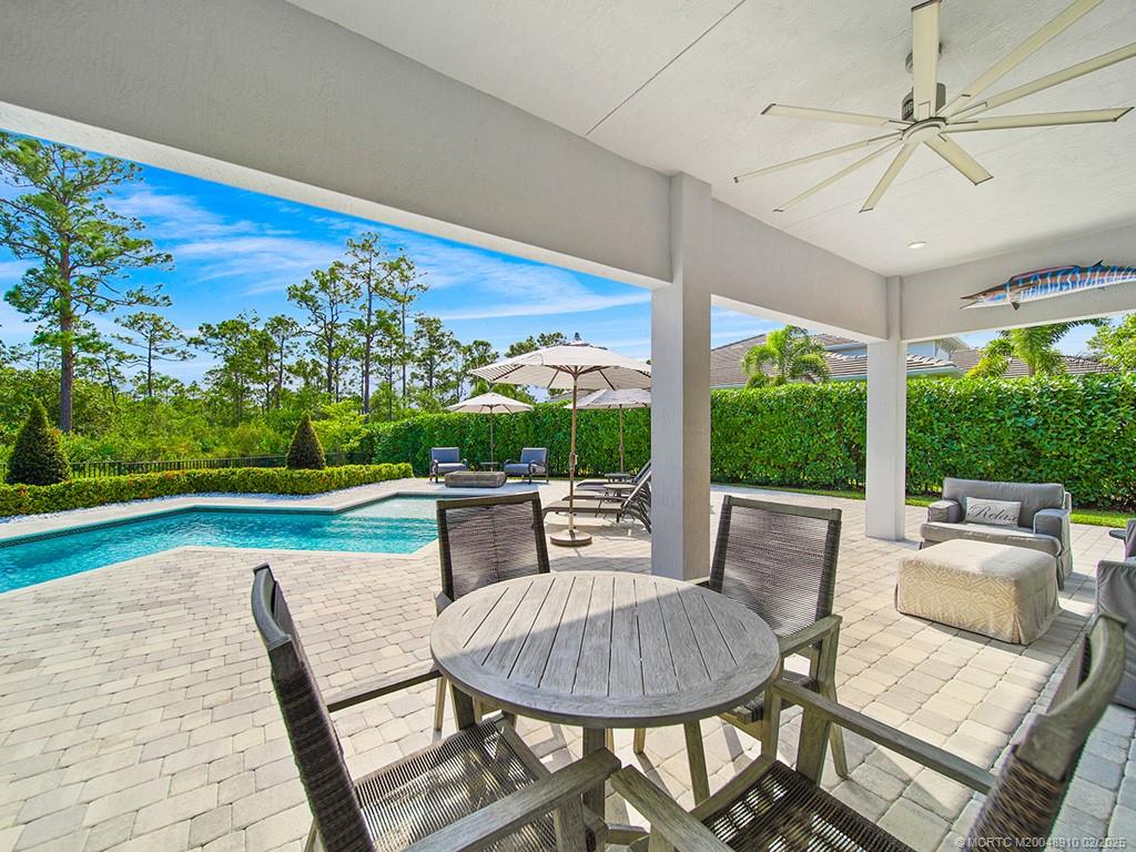 Stuart, Florida 34997, United States, 3 Bedrooms Bedrooms, ,4 BathroomsBathrooms,Residential,Pending,8378