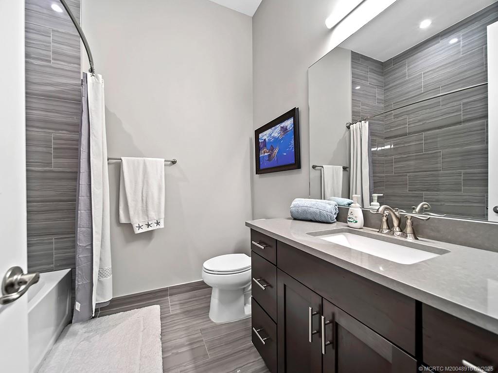 Stuart, Florida 34997, United States, 3 Bedrooms Bedrooms, ,4 BathroomsBathrooms,Residential,Pending,8378