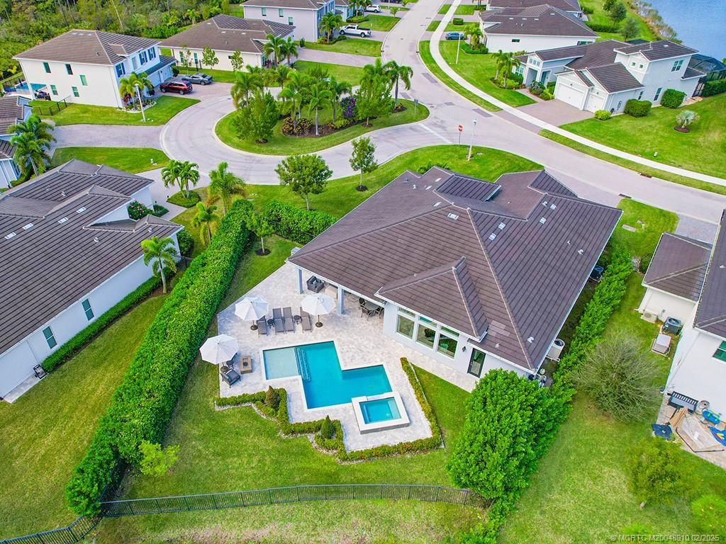 Photo of 654 SW Pennfield Terrace, Stuart, FL 34997 (MLS # M20048910)