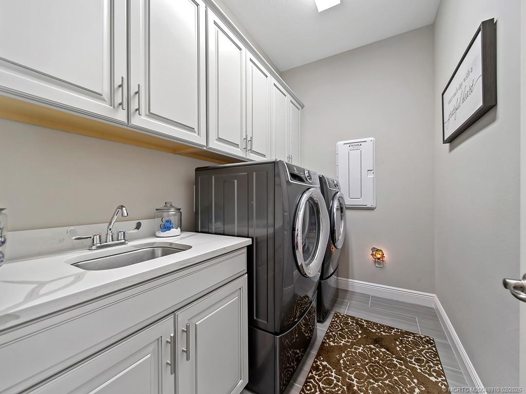 Stuart, Florida 34997, United States, 3 Bedrooms Bedrooms, ,4 BathroomsBathrooms,Residential,Pending,8378