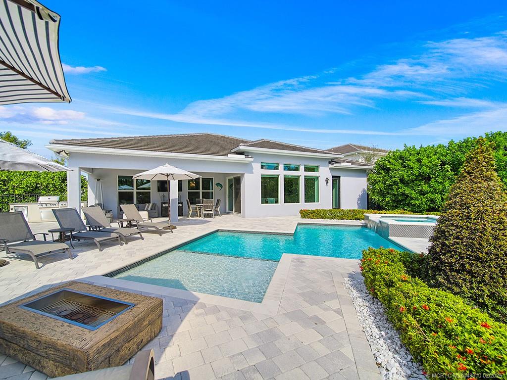 Stuart, Florida 34997, United States, 3 Bedrooms Bedrooms, ,4 BathroomsBathrooms,Residential,Pending,8378