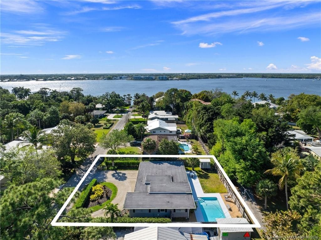 Photo of 530 SW Manor Drive, Stuart, FL 34994 (MLS # M20054550)