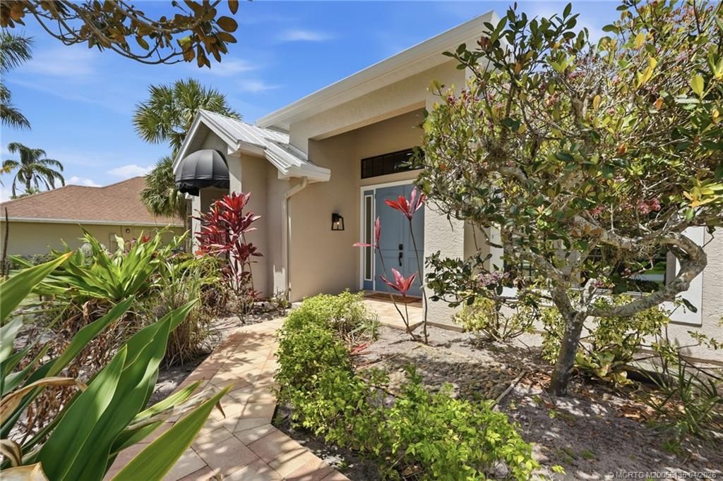 Photo of 1102 SE Strathmore Drive, Port Saint Lucie, FL 34952 (MLS # M20055135)