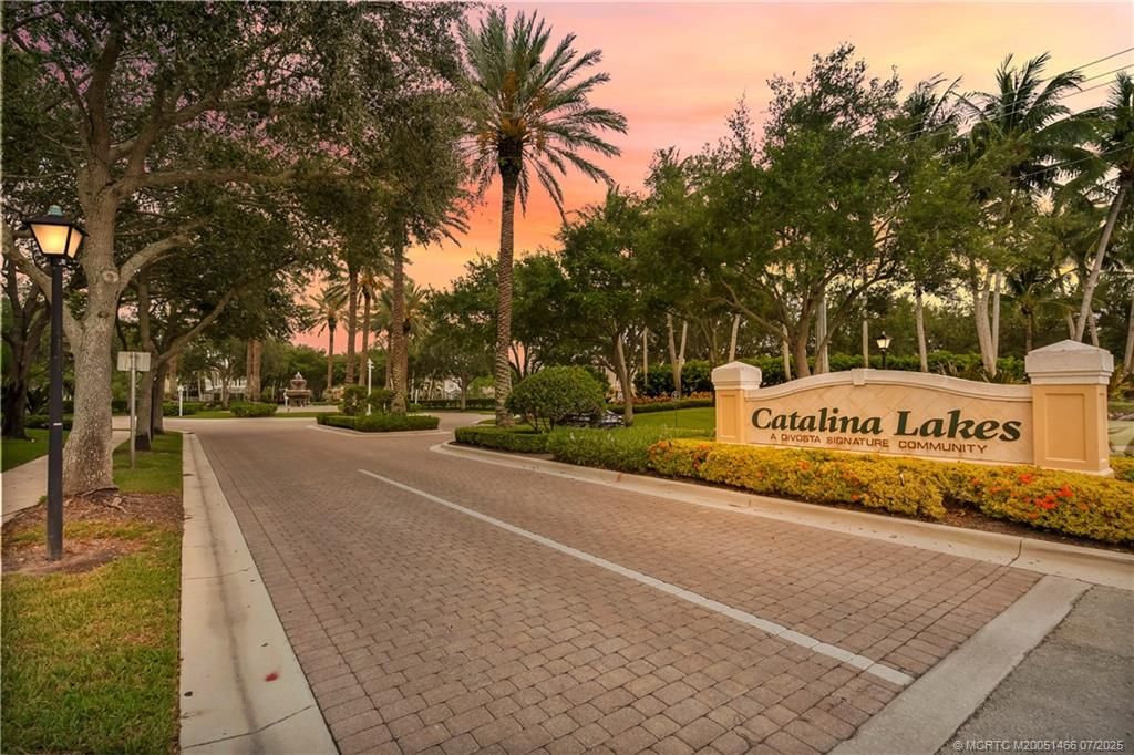 Photo of 168 Santa Barbara Way, Palm Beach Gardens, FL 33410 (MLS # M20051466)