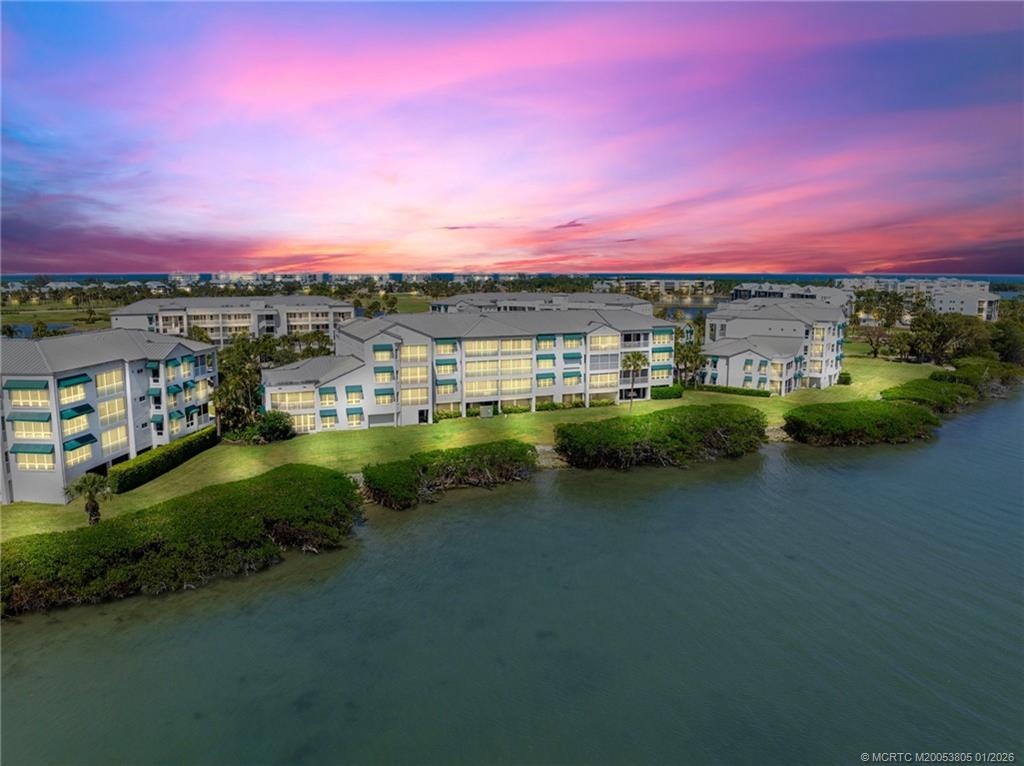 164 NE Edgewater Drive 2105