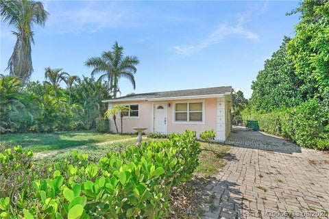 Photo of 8331 SE Lundy Street, Hobe Sound, FL 33455 (MLS # M20056713)