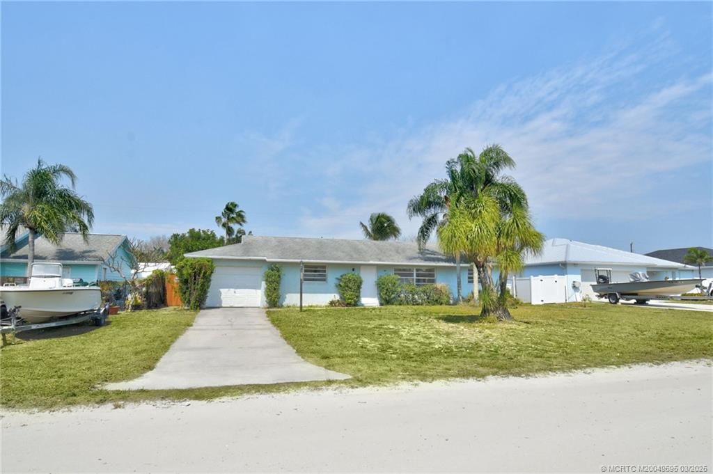 Photo of 7855 SE Hilltop Terrace, Hobe Sound, FL 33455 (MLS # M20049595)