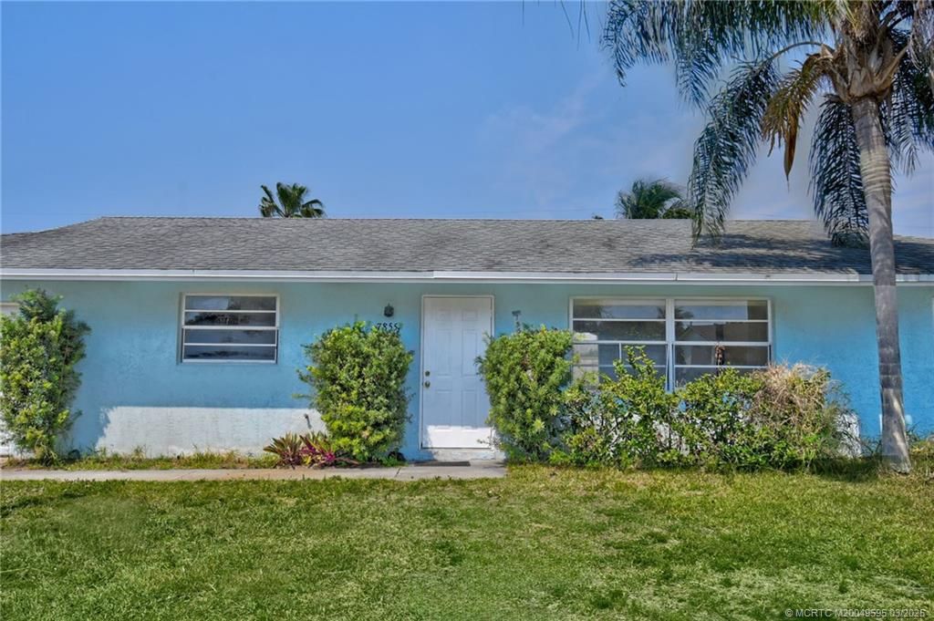 Photo of 7855 SE Hilltop Terrace, Hobe Sound, FL 33455 (MLS # M20049595)