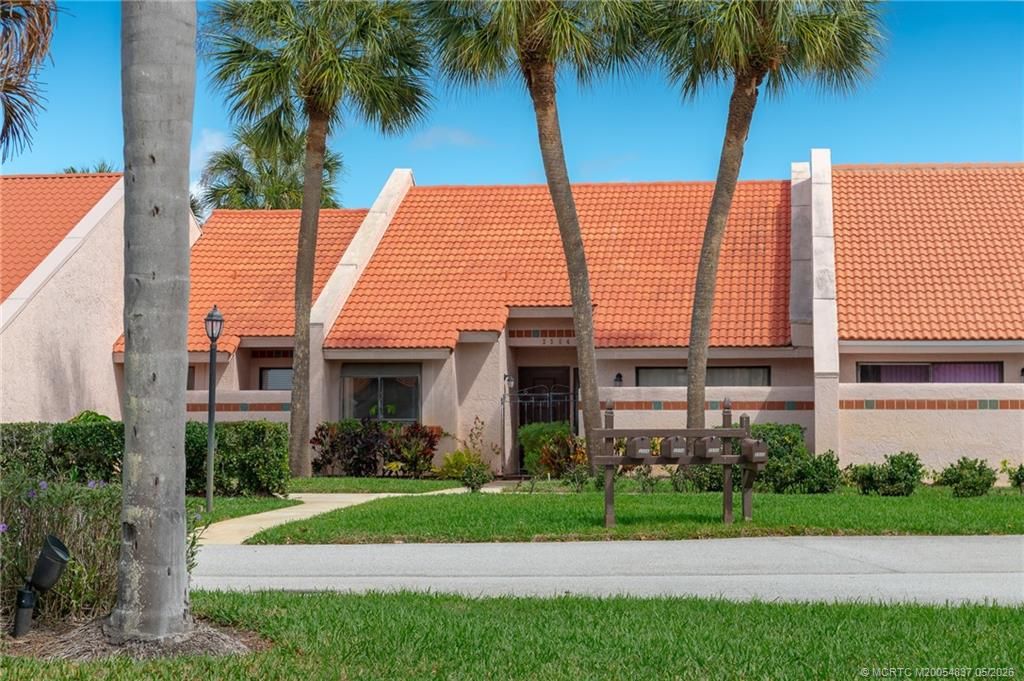 Photo of 3504 SE Sandpiper Circle, Port Saint Lucie, FL 34952 (MLS # M20054837)