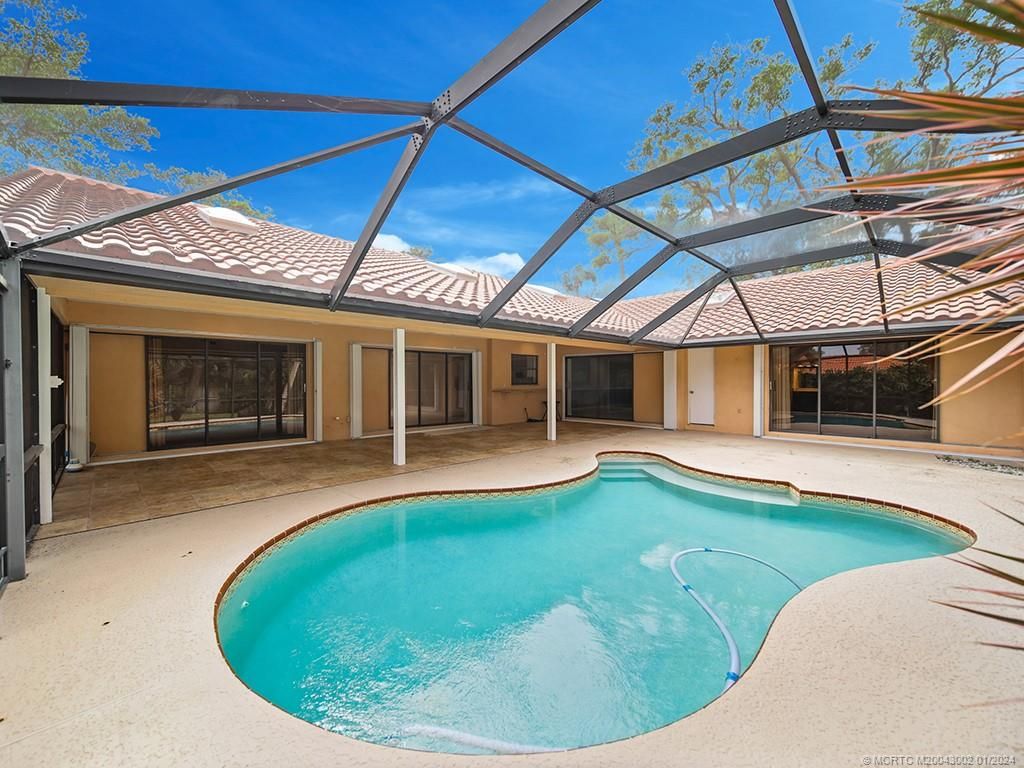 Photo of 9 W High Point Road, Sewalls Point, FL 34996 (MLS # M20043002)