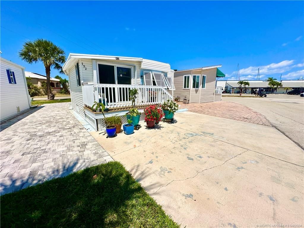 Photo of 792 Nettles Boulevard, Jensen Beach, FL 34957 (MLS # M20044313)