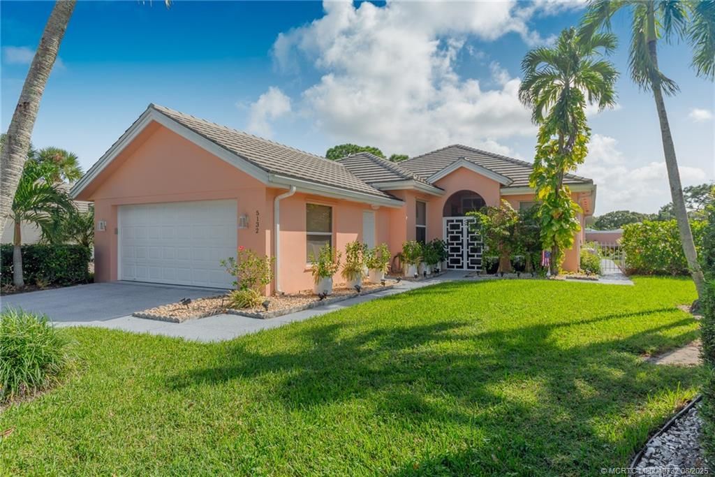 Photo of 5132 SE Sweetbrier Terrace, Hobe Sound, FL 33455 (MLS # M20049732)