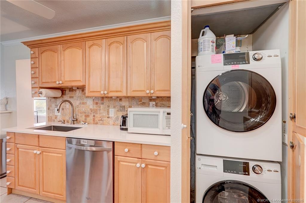 Stuart, Florida 34996, United States, 2 Bedrooms Bedrooms, ,2 BathroomsBathrooms,Residential,Active,10696