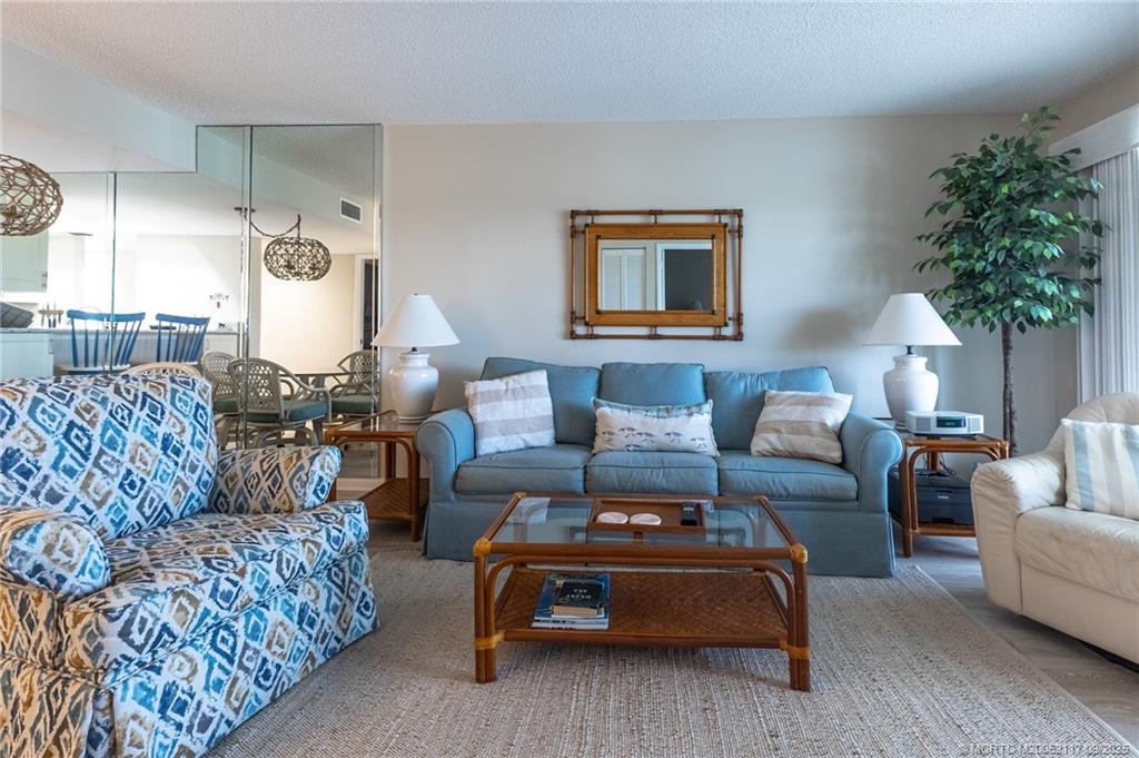 Stuart, Florida 34996, United States, 2 Bedrooms Bedrooms, ,2 BathroomsBathrooms,Residential,Active,210128