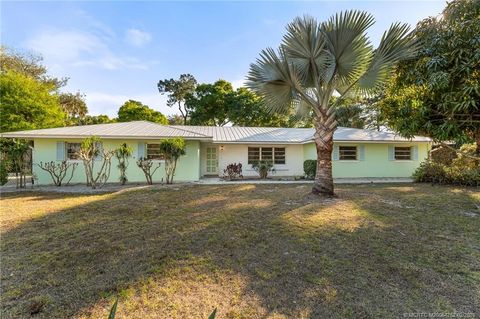 Homes For Sale - 1201 Oak Avenue<br/> Fort Pierce, FL 34982