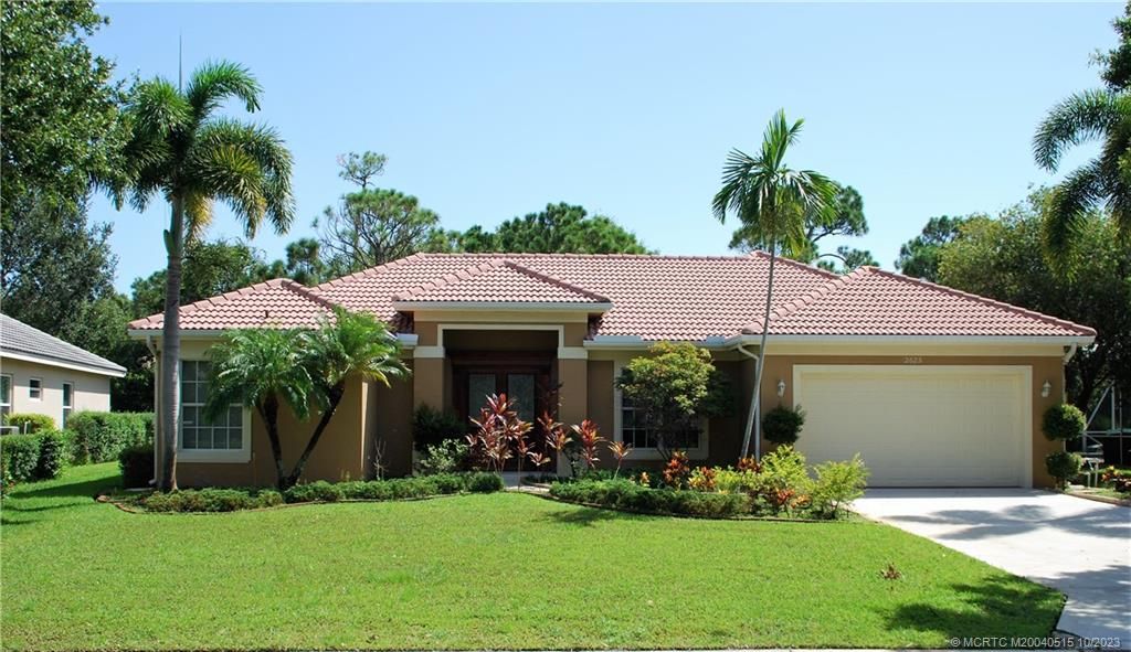 Photo of 2623 SW Oak Ridge Road, Palm City, FL 34990 (MLS # M20040515)