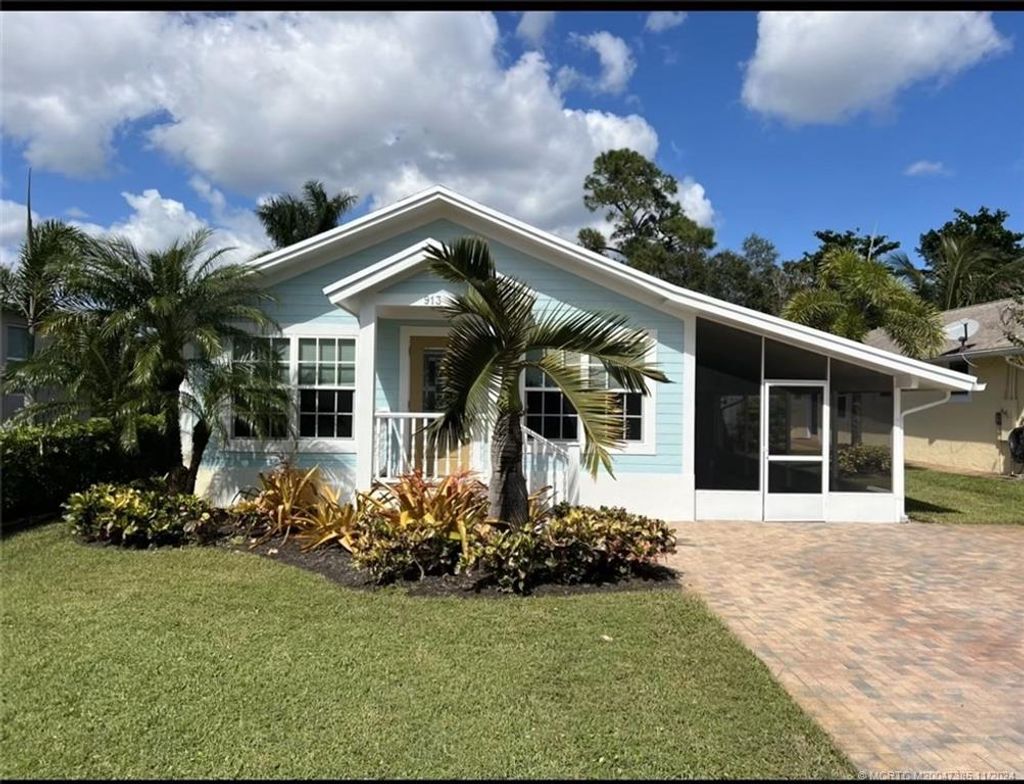 Photo of 913 SW 29th Street, Palm City, FL 34990 (MLS # M20047385)