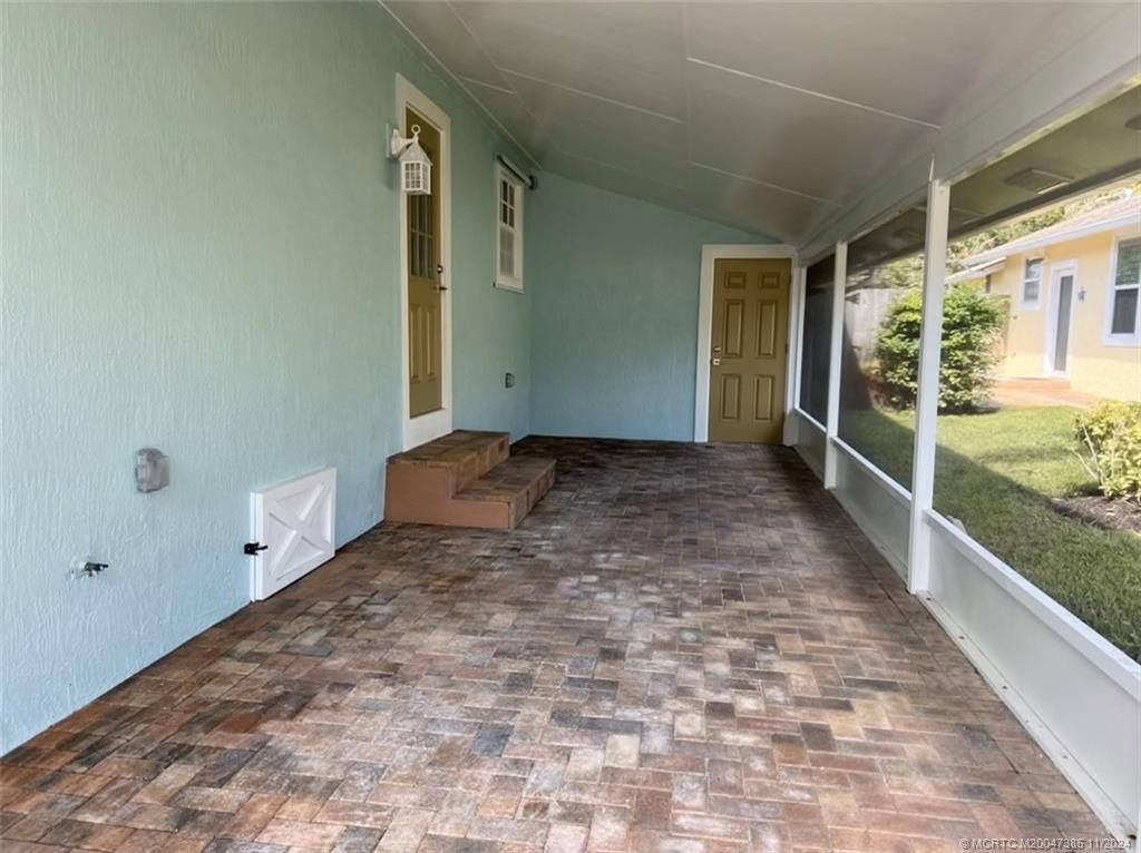 Photo of 913 SW 29th Street, Palm City, FL 34990 (MLS # M20047385)