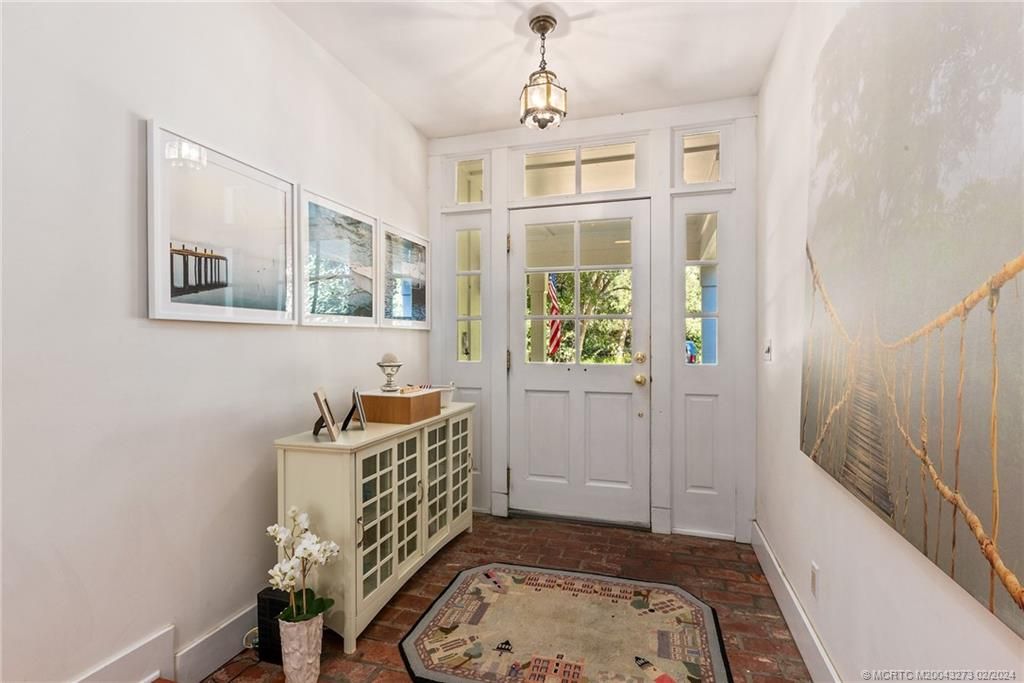 Photo of 25 N Ridgeview Road N, Stuart, FL 34996 (MLS # M20043273)