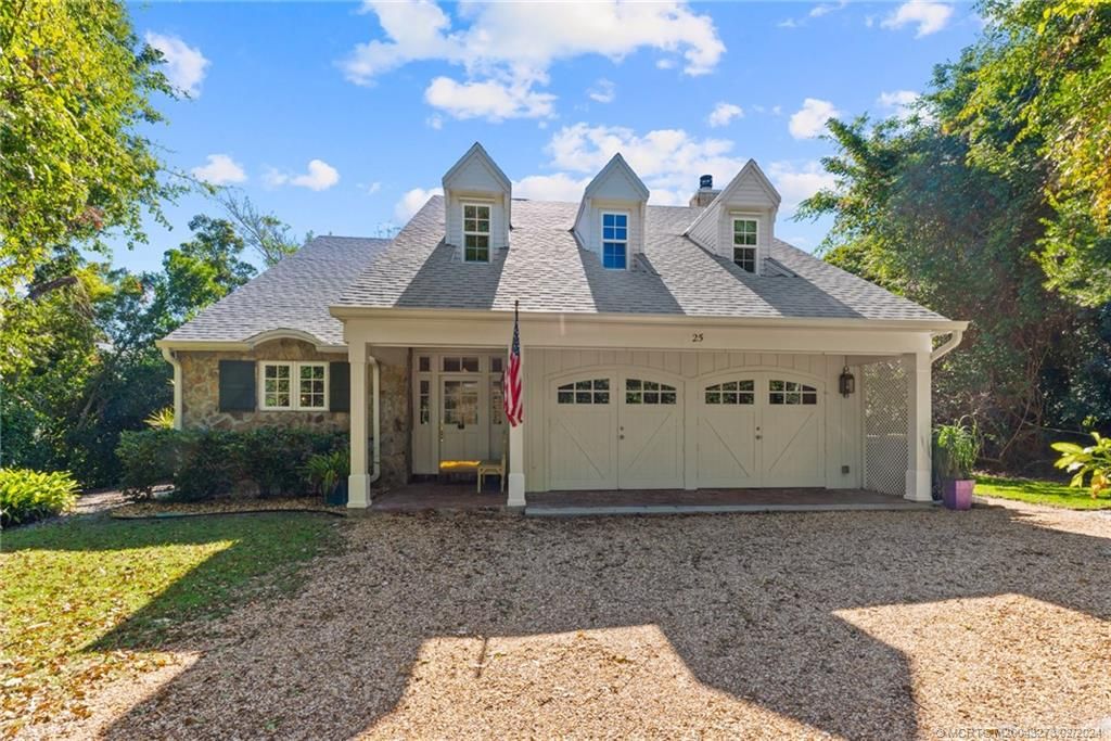 Photo of 25 N Ridgeview Road N, Stuart, FL 34996 (MLS # M20043273)