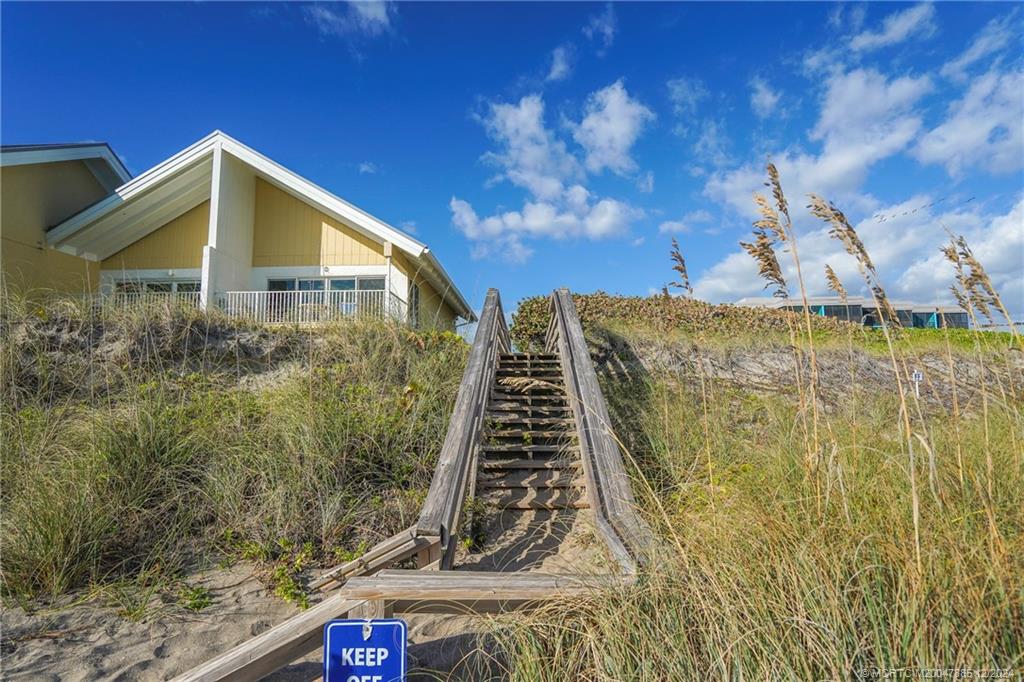 Stuart, Florida 34996, United States, 2 Bedrooms Bedrooms, ,3 BathroomsBathrooms,Residential,Active,28951