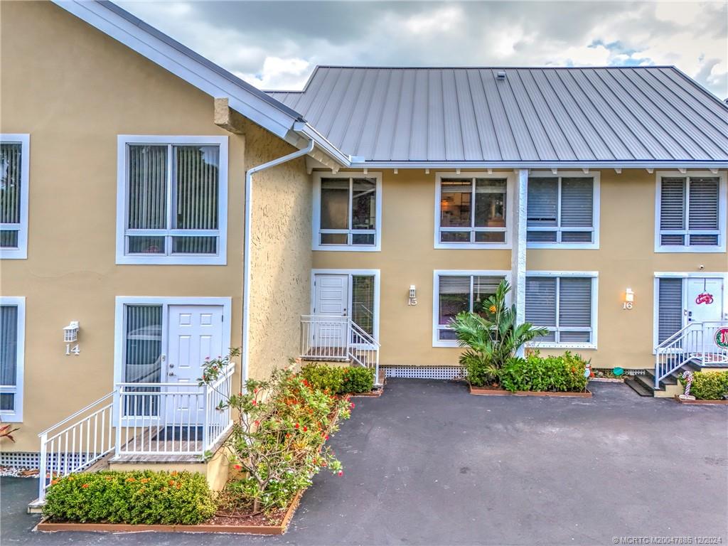 Stuart, Florida 34996, United States, 2 Bedrooms Bedrooms, ,3 BathroomsBathrooms,Residential,Active,28951