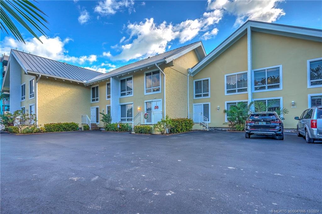 Stuart, Florida 34996, United States, 2 Bedrooms Bedrooms, ,3 BathroomsBathrooms,Residential,Active,28951