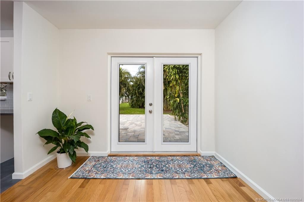 Photo of 5715 SE Rosemont Avenue, Stuart, FL 34997 (MLS # M20043263)