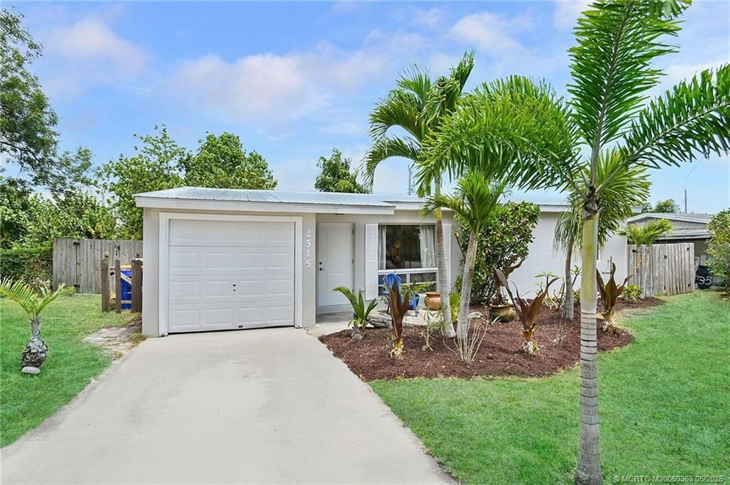 Photo of 2515 NE Letitia Street, Jensen Beach, FL 34957 (MLS # M20050363)