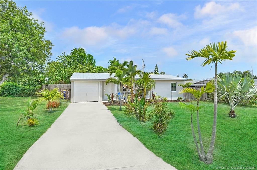 Photo of 2515 NE Letitia Street, Jensen Beach, FL 34957 (MLS # M20050363)