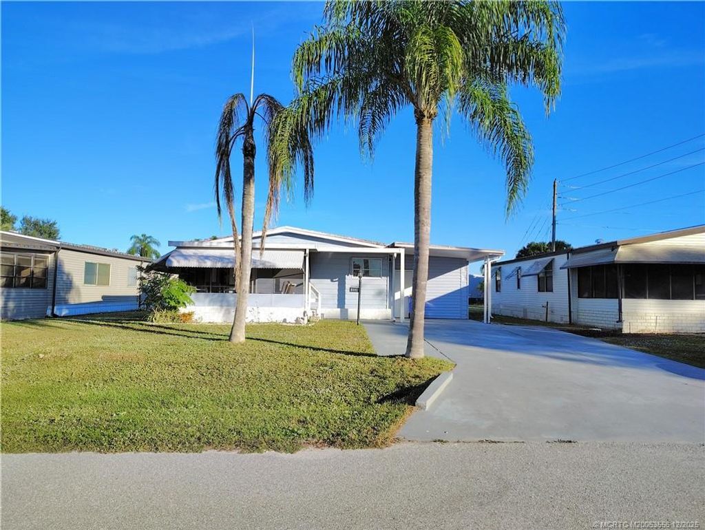 Photo of 2581 SW Pontiac Place, Stuart, FL 34997 (MLS # M20053556)