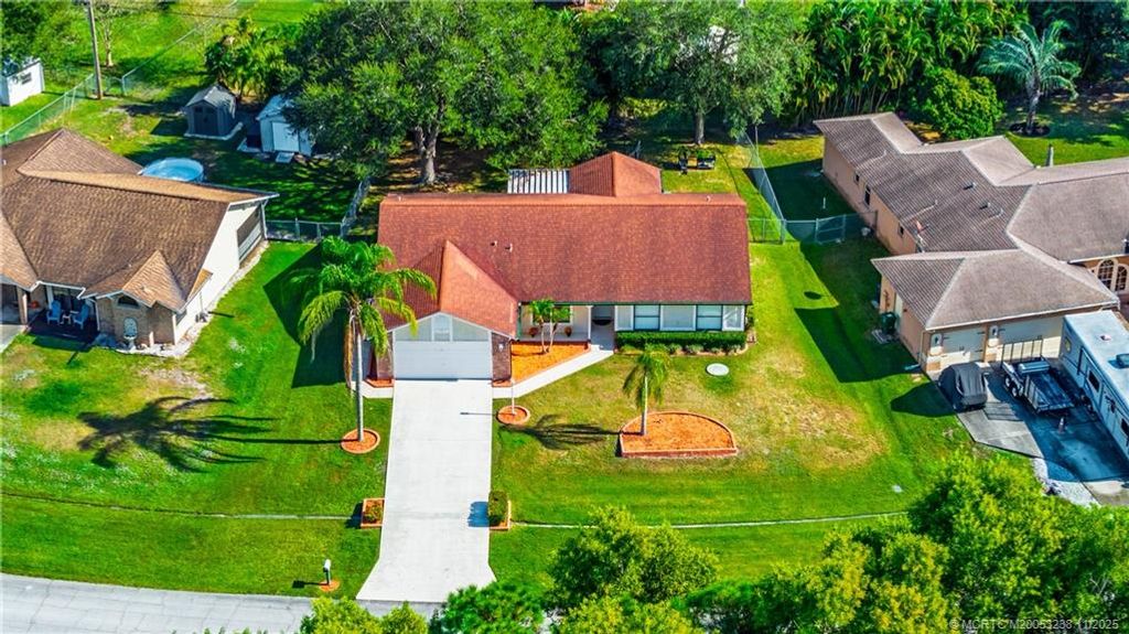 Photo of 2765 SE Eagle Drive, Port Saint Lucie, FL 34984 (MLS # M20053238)