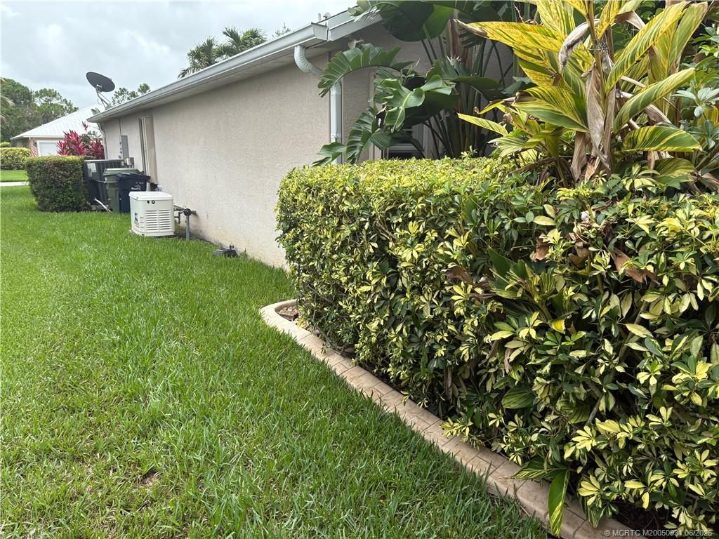 Photo of 475 NW Fetterbush Way, Jensen Beach, FL 34957 (MLS # M20050931)