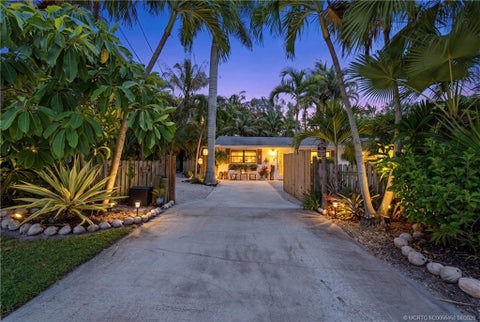 Photo of 411 SE Krueger Parkway, Stuart, FL 34996 (MLS # M20056458)