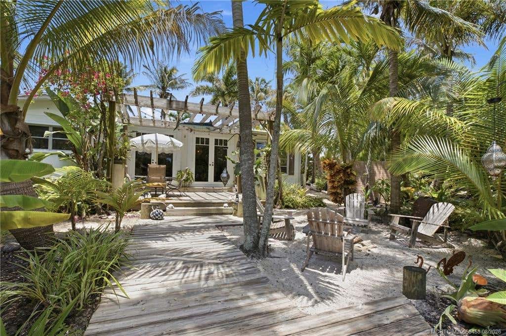 Photo of 411 SE Krueger Parkway, Stuart, FL 34996 (MLS # M20056458)