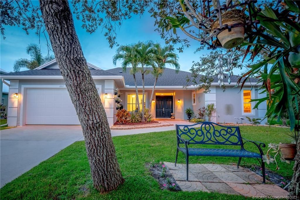 Photo of 1207 SW Sand Oak Drive, Palm City, FL 34990 (MLS # M20040194)